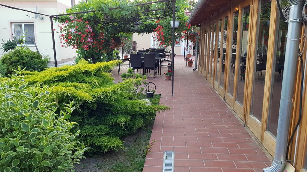 Forro Fogado & Bauer Bistro Hotel Roszke Exterior photo